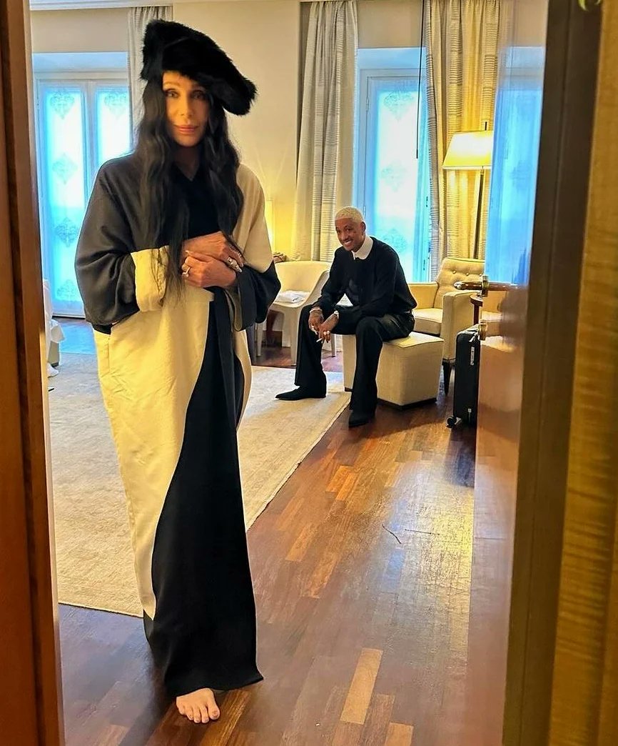 👑 @Cher looking fabolous in Italy! The goddess of pop shared new photos with boyfriend Alexander Edwards at their hotel suite right before attnding a Dolce & Gabbana event. 📸 instagr.am/cher