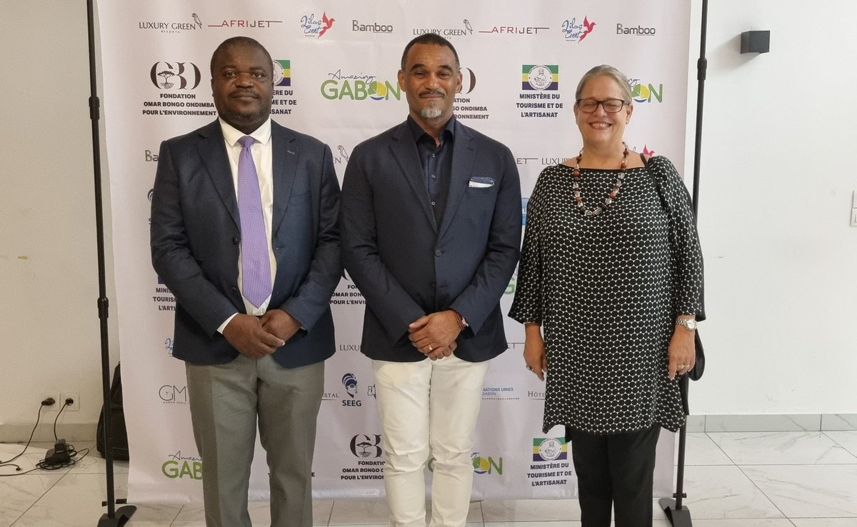 SavinaAmmassari's tweet photo. Vernissage de l'exposition des photos du 3ème concours national d'@AmazingGabon à #Libreville. Une très belle initiative pour promouvoir la photographie, la majestueuse faune et flore du #Gabon et ses beaux sites touristiques. https://t.co/KA0nrYOScu