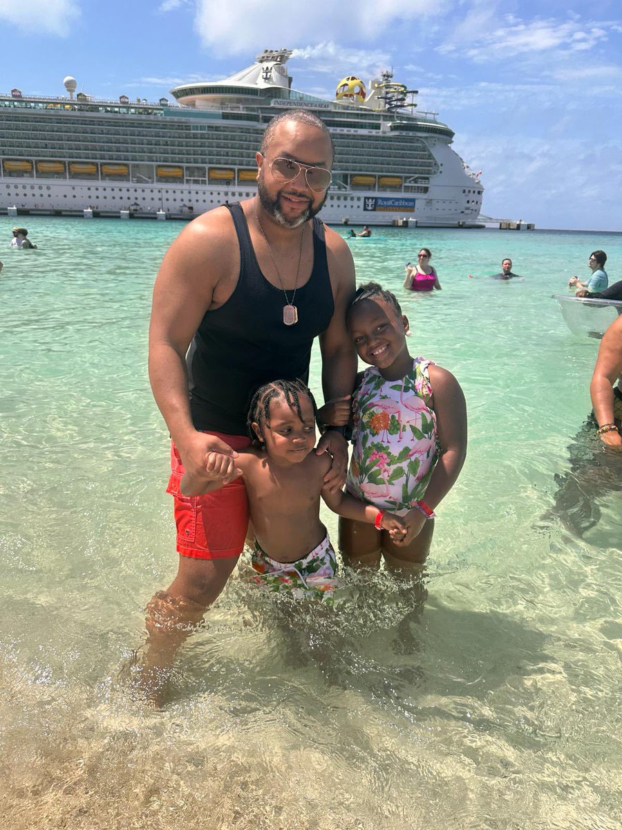porkdog30's tweet photo. Enjoy this beautiful weather in turks and caicos. https://t.co/hg1ynLon72