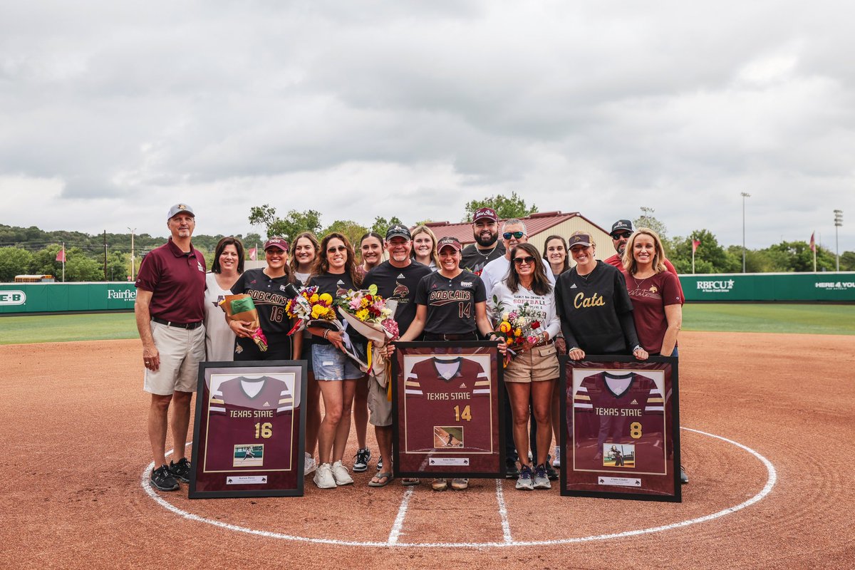 Thankful to get to honor three of our seniors before today’s game ❤️ #EatEmUp