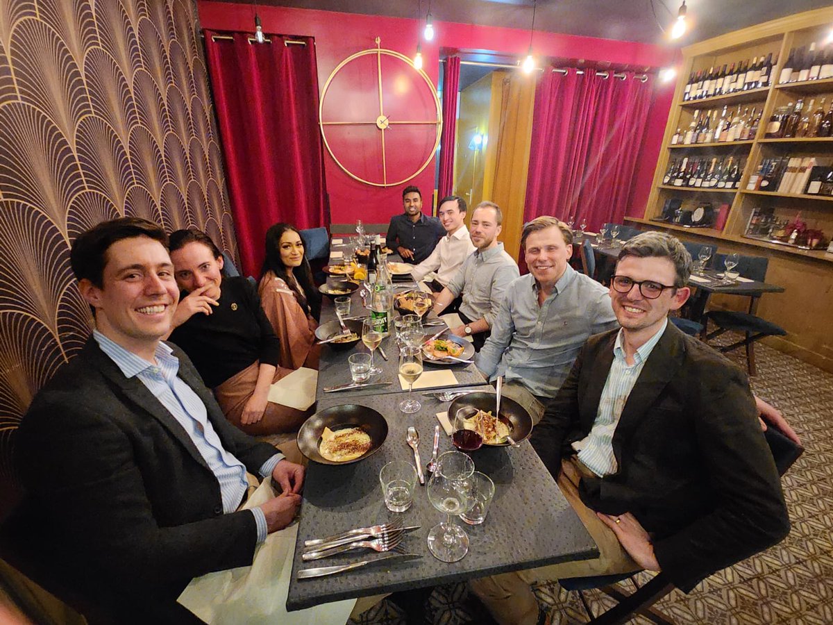 🎉 After a busy Day 2 at #EAU24, the BURST committee unwinds with a well-deserved dinner. 🍽️ 😋

🍾 A toast to teamwork and to gearing up for another impactful day! 🥂

#UroSoMe