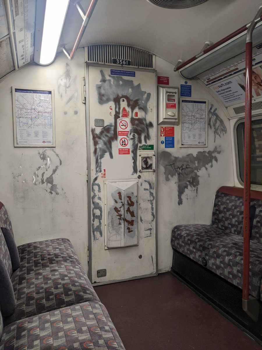 Enjoyably grotty stuff from the 70s stock on the Bakerloo Line. New Yawk style. Will miss it when they upgrade