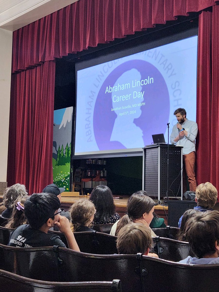 our #pediatric #neurosurgery fellow ⁦@joscov43⁩ = keynote speaker @ Career Day ⁦@ChiPubSchools⁩. 7th/8th graders were enthralled! Proud of our teammates making a difference. #STEM #STEAM #rolemodel ⁦@NeurosurgeryNM⁩ ⁦@NUFeinbergMed⁩ ⁦@LurieChildrens⁩