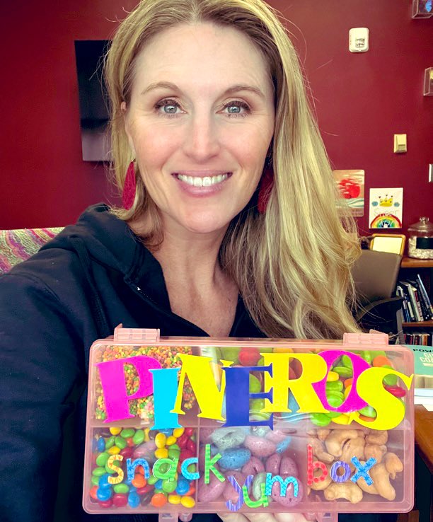 erinmpinero's tweet photo. Huge shoutout to @Mhaseltine and @k_fedei for the creative #connectionbeforecontent activity to kick off our SPED/EL/CS facilitators mtg yesterday! #snacklebox #yumbox @HPMS_Official https://t.co/6594VBjZff