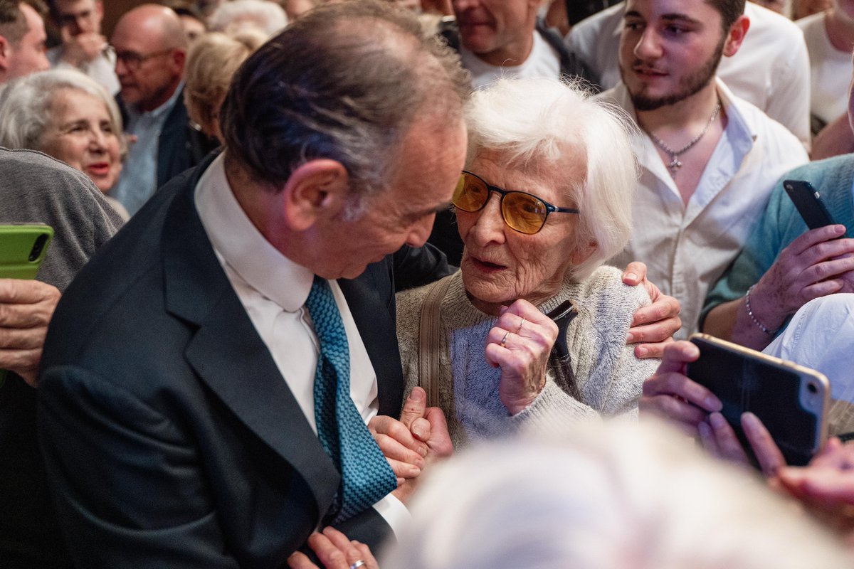 ZemmourEric's tweet image. Chère madame, comptez sur moi ! ❤️