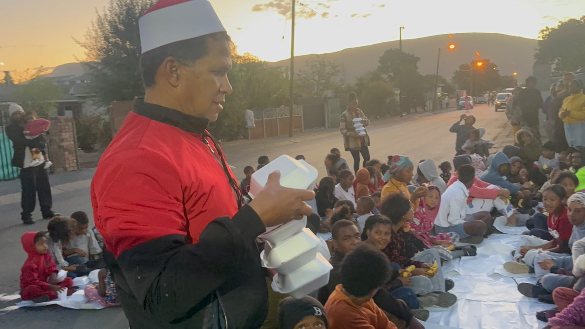 EFF hosted another street Iftar  in Paarl, Cape Winelands on  Layla-tul- Qadr (the night of power) which is celebrated by Muslims ☪️🤲🏻❤️