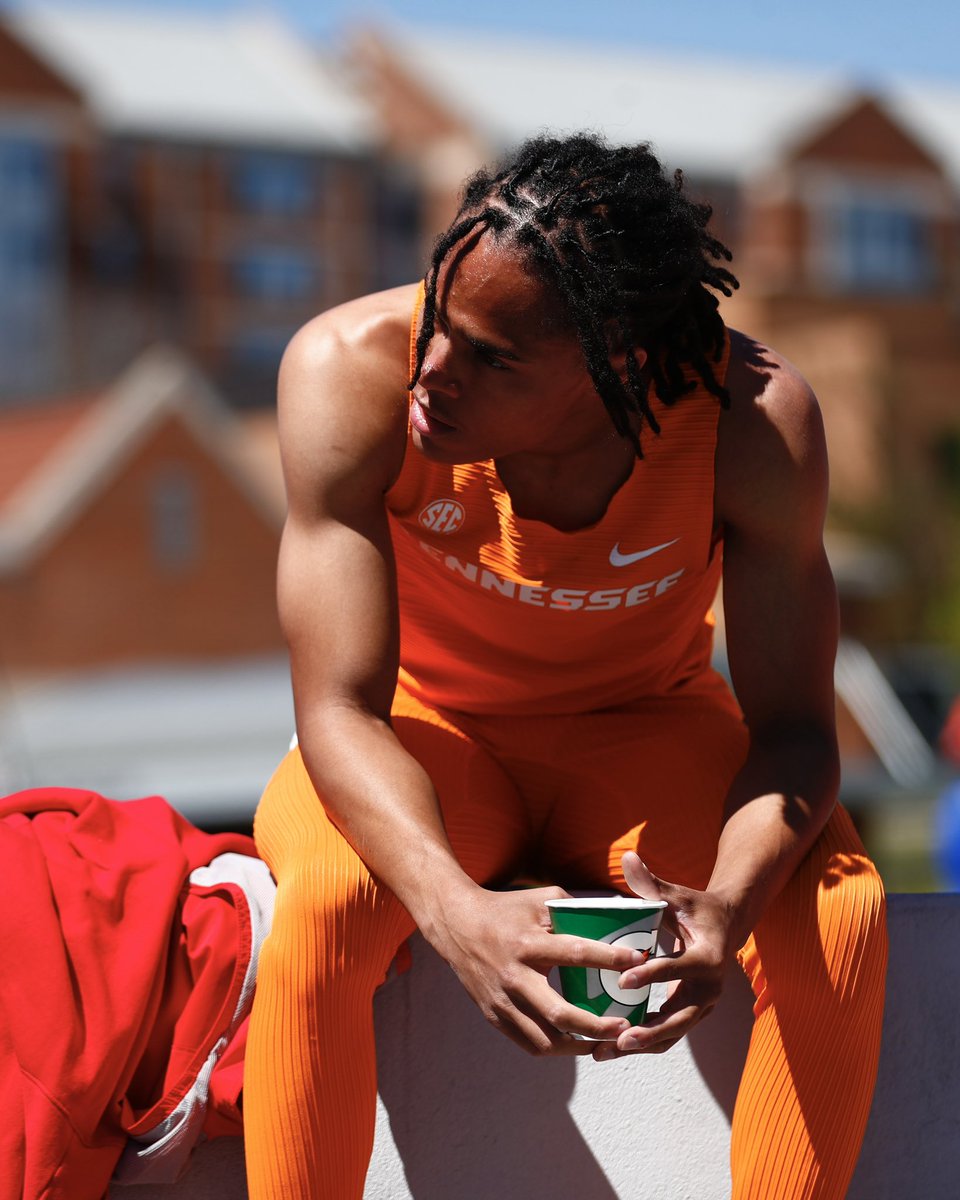 Freshman Avaunt Ortiz gets the win in his outdoor debut ‼️ 400m 🥇 47.38 #GBO