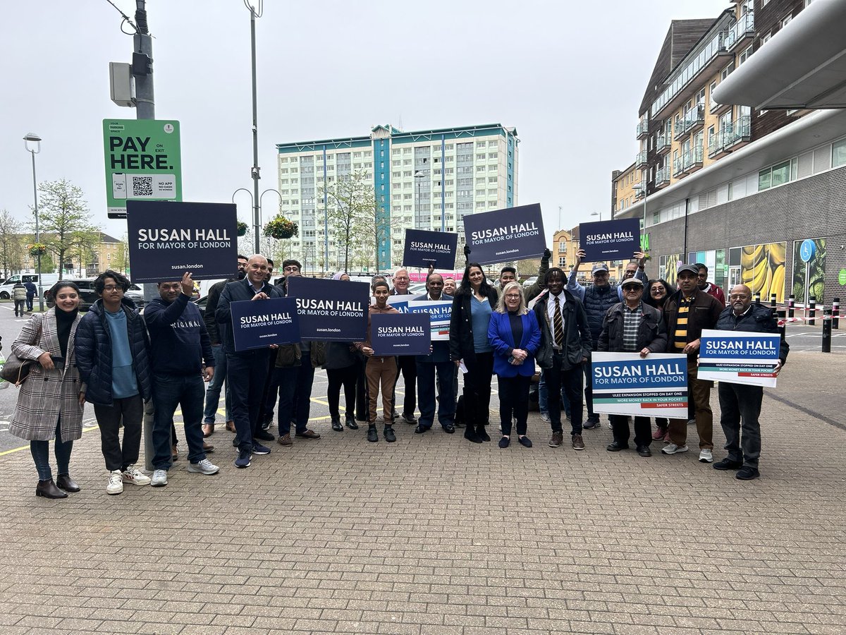 Incredible response in Feltham today for @Councillorsuzie, @RonnieMushiso and @Reva_Gudi! Was solid blue on the doorstep with every single resident rightly venting anger at the way that Slippery Sadiq has allowed crime to run rampant in our City!