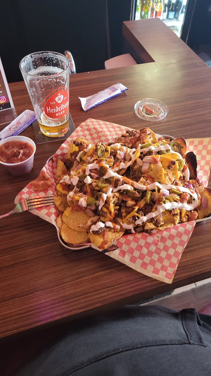 Our new nachos and a Heidelberg Beer from @7seasbrewing sounds like a good call.

Thanks for the photo, Patrick Braae!

HH daily 2pm-6pm. Heidelberg pints just $3! Cheers.
#tacomawa #fircrestwa #tacomaeats #tacomawashington #universityplacewa #cityoffircrest #piercecounty  #253