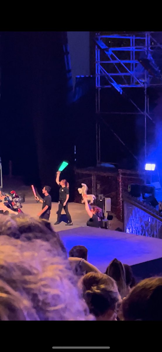 audrey_camaryn's tweet photo. @HHNstagram @HorrorNightsORL From #HHN32 a team member at Nightmare Fuel dancing with a Donkey plushie in a red harness 😂 https://t.co/YjbZRXm4L8