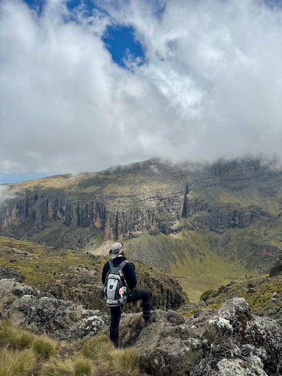 ebmurha's tweet photo. Journey to the Point Lenana

Total stats: ~43km, 2185m elevation gain, 4985m ASL. Hike time: 13h 17m, spread over 4 days.

📷credit @BernaMumo https://t.co/OXNPR3HeJh