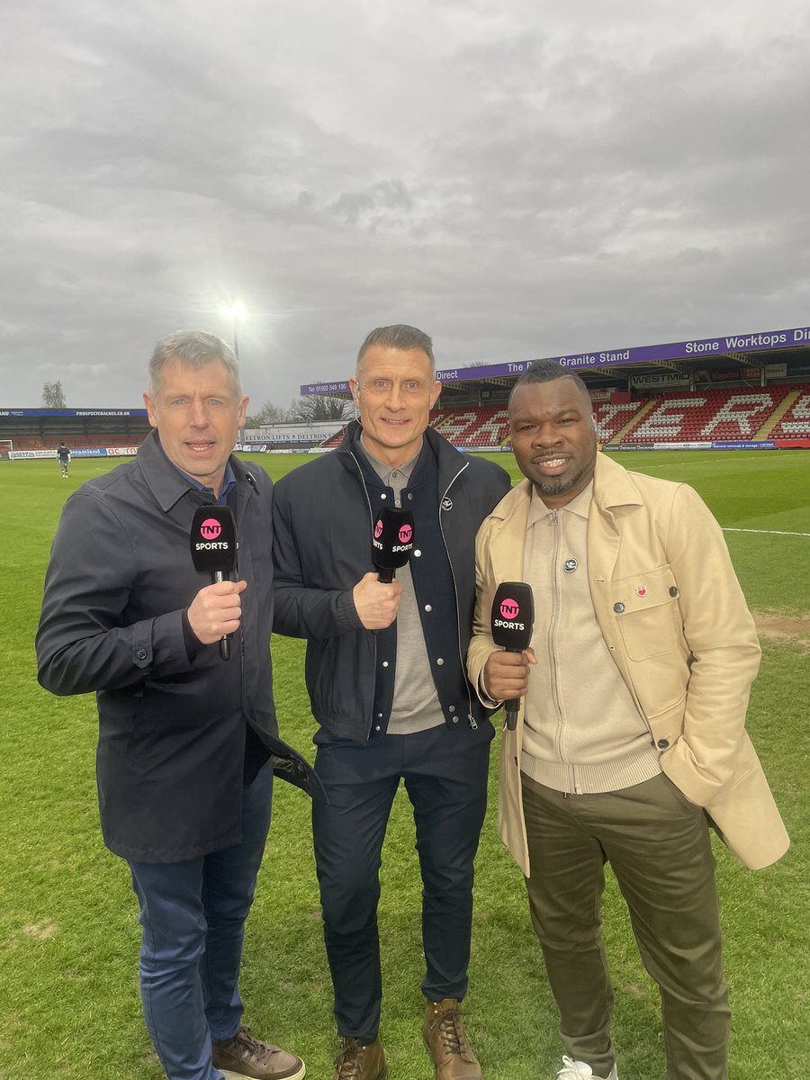 Good to cover another @TheVanaramaNL game with @footballontnt A huge win for @FCHTOnline against @khfcofficial Going to the wire at the top and bottom of the table in the #nationalleague Thanks to the team as ever 🎥