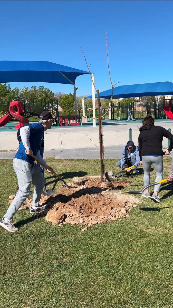 Thx #Ward1 community, @southwestgas, @getoutdoorsnv for upgrading #ansansisterpark! SWGas' BLUE + GetOutdoorsNV commitment + @cityoflasvegas Build Community to Make Life Better = awesome collab. Excited for more partnerships in the future. Thx @vegasgoldknights for support!