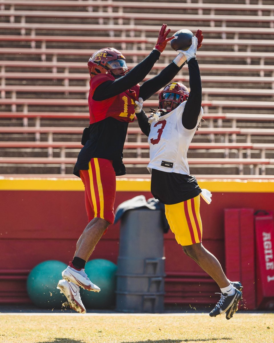 CycloneFB tweet picture