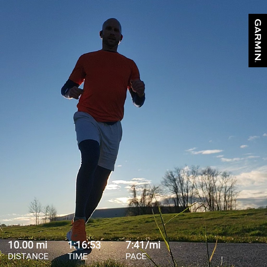 StrengthRunnerB's tweet photo. Special thanks to the random stranger with the GOAT halftime speech - guy stopped his car to say "only 10 more miles you got this bro!"
Big #SaturdayMorning of work! #GetThatWorkIn
#Lift followed by 10mi #run w/8Γ1 Goal MP+ a little extra https://t.co/6Z3LF51NyP
