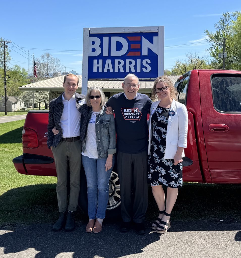 Congratulations to the four DNC delegates selected at today’s convention: Jack Vaughan, Debbie Helsley, Mark Siegel, and Dana Moran 🎉

In Chicago this August, they will cast votes to re-nominate <a href="/JoeBiden/">Joe Biden</a> &amp; <a href="/KamalaHarris/">Kamala Harris</a> on behalf of Democrats across TN-02!