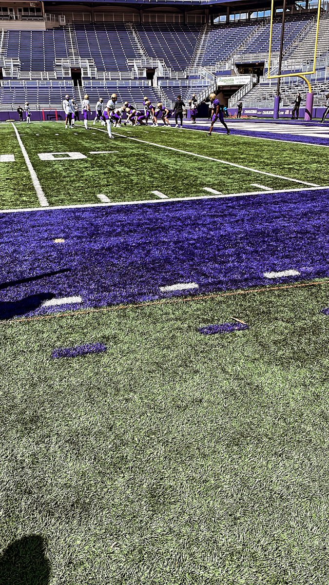 Want to thank the staff at @JMUFootball for the invitation to watch their spring practice. I had a great time there. @EddieWhitley37 @Coach_DKennedy @MrBanks434 @VikingsTj @JMUFBRecruiting @VANextLevel