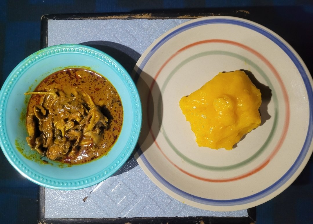 DanielRegha's tweet photo. Banga soup and starch remains one of the Top 5 best food combos from Southern Nigeria...🤗 https://t.co/tUEUzaP6dN