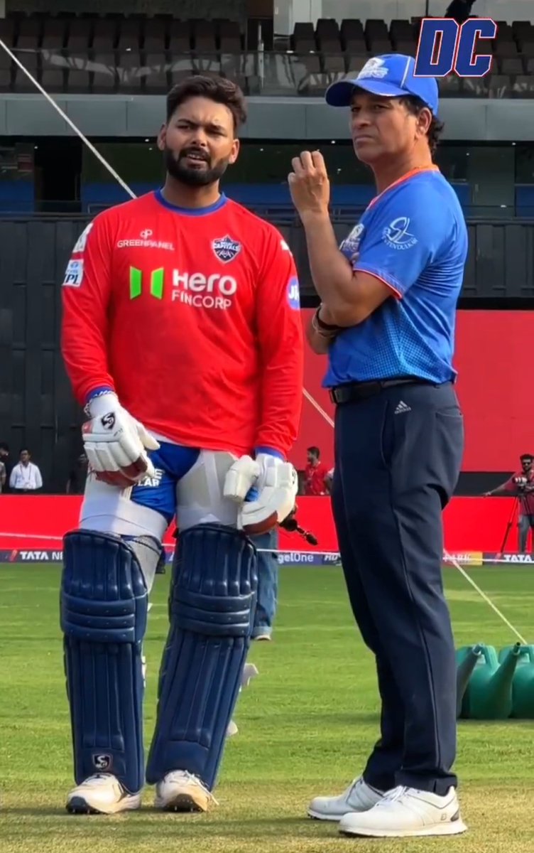 Rishabh pant with God of cricket 🙏 #RishabhPant