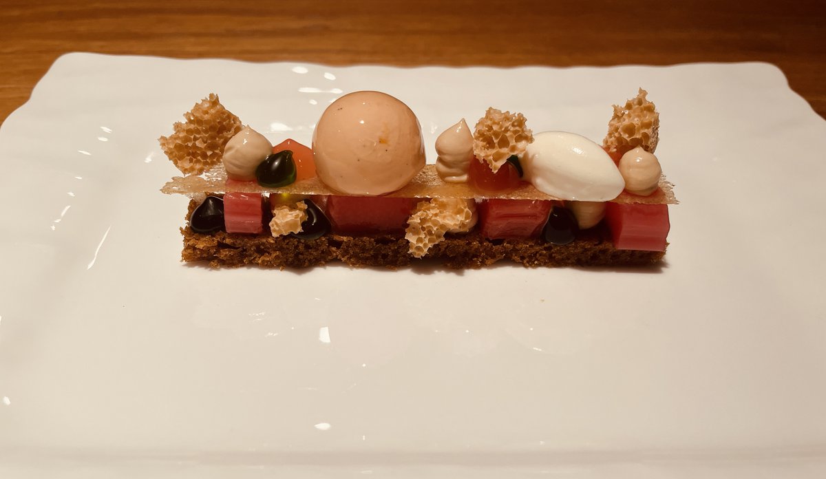 The MICHELIN Guide (@michelinguideuk) on Twitter photo Straight from the famous Yorkshire triangle - rhubarb dessert <a href="/AngelHetton/">AngelHetton</a> by <a href="/MichaelWignall_/">Michael Wignall</a>
#MICHELINStar
guide.michelin.com/gb/en/north-yo… Straight from the famous Yorkshire triangle - rhubarb dessert <a href="/AngelHetton/">AngelHetton</a> by <a href="/MichaelWignall_/">Michael Wignall</a>
#MICHELINStar
guide.michelin.com/gb/en/north-yo…
