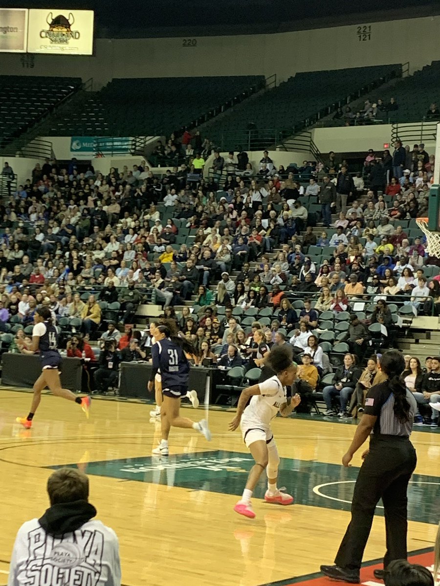 Full house @wolsteincenter for the @MarchMadnessWBB Women’s College All Star Game #final4 #FinalFour @WFinalFour #landforlife