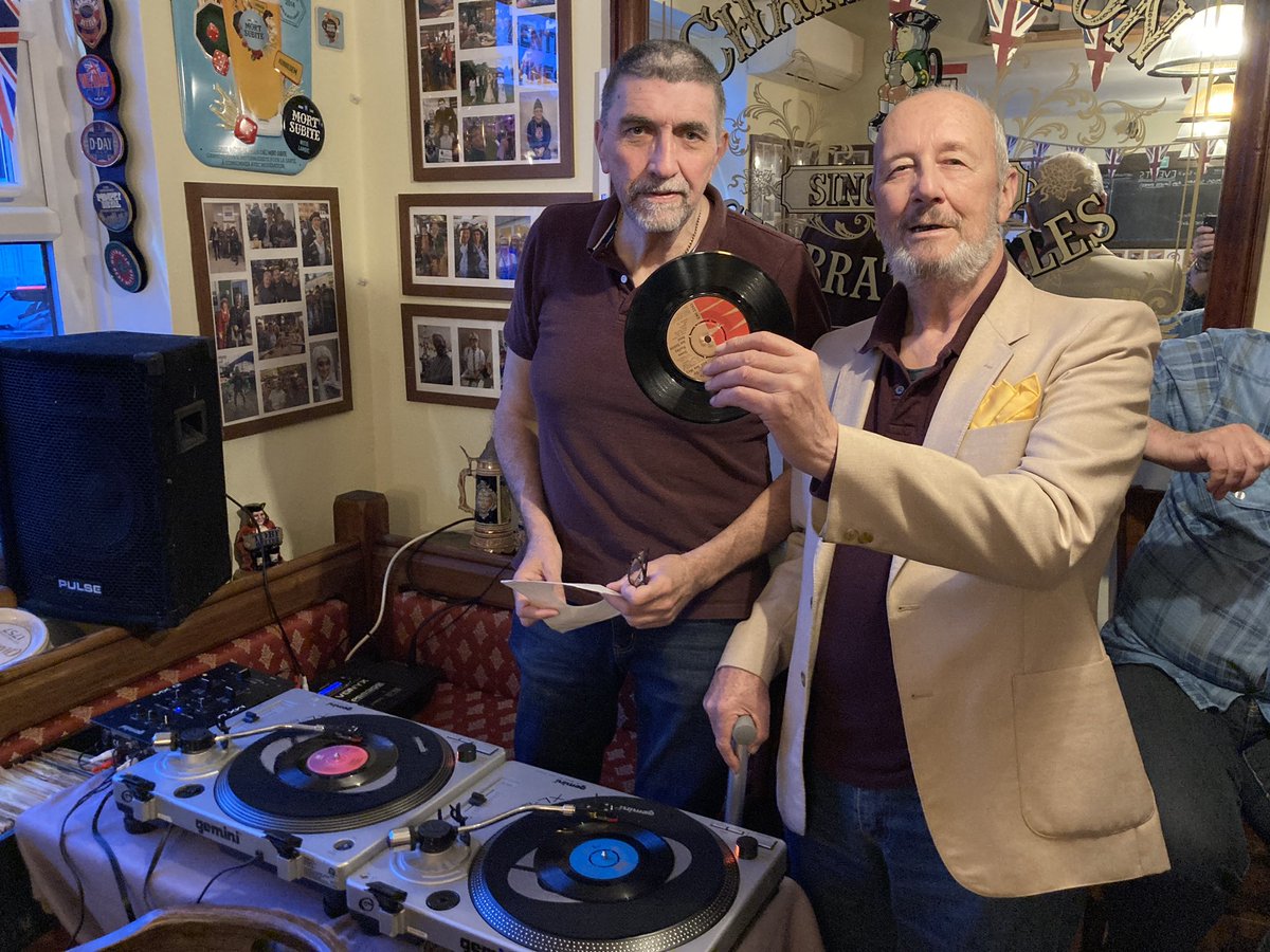 Popped into the Heritage Micropub on the sun-kissed of Sheppey tonight and was delighted to discover landlord Melvin Hopper and ex-Radio Caroline host Brian Martin (aka Geoff Bagley) spinning some vinyl. Prepared me for my Taste of India curry…