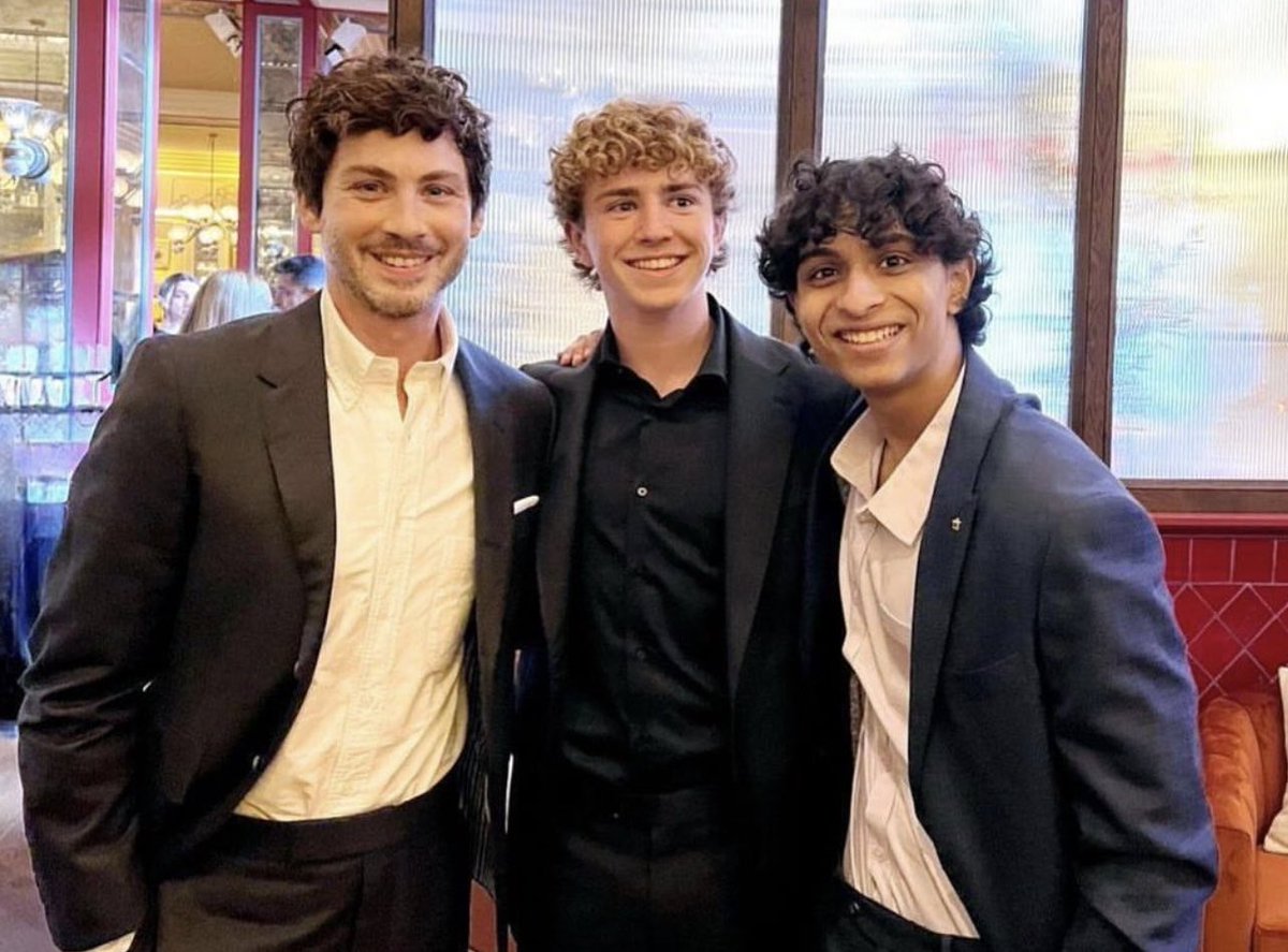 ELES SÃO TÃO QUERIDOS 💙

Logan Lerman, Walker Scobell e Aryan Simhadri juntos no evento da Disney.