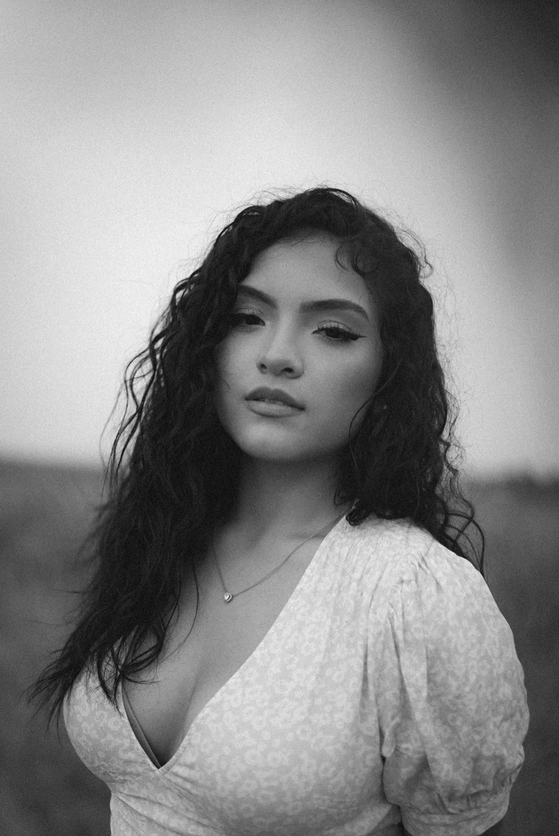 Isabel Marie tweet media