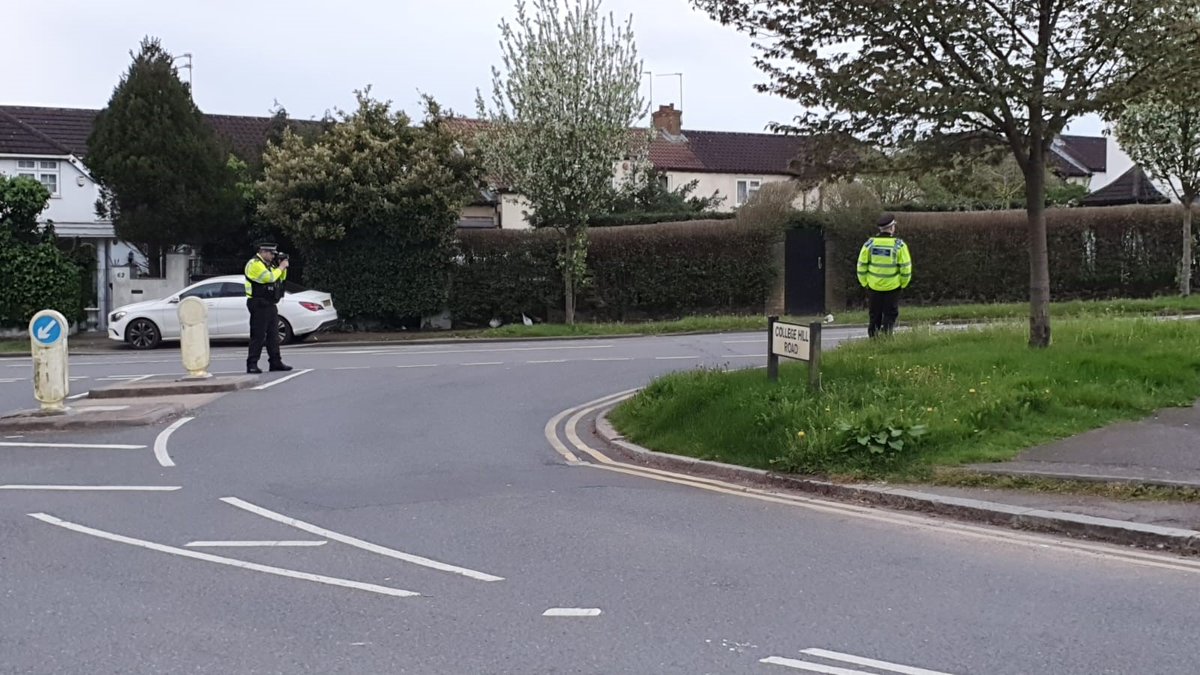 This afternoon our officers have been conducting speed enforcement around #HarrowWeald and #Wealdstone with the assistance of @MPSWealdstone officers. Several vehicles were stopped with 3 being reported for excess speed. 

#MyLocalMet #NWBCU #Fatal5