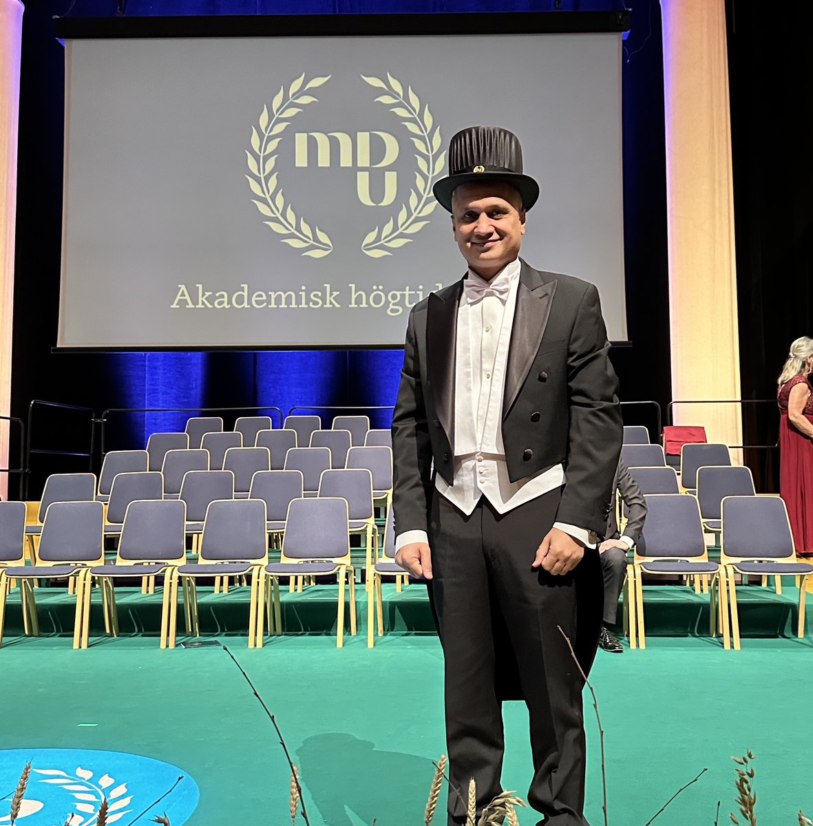 In a traditional and prestigious academic ceremony to honour new professors and doctors in last two years, I was formally installed as a 𝐩𝐫𝐨𝐟𝐞𝐬𝐬𝐨𝐫 𝐢𝐧 𝐜𝐲𝐛𝐞𝐫𝐬𝐞𝐜𝐮𝐫𝐢𝐭𝐲 at Mälardalen University Sweden. This is the most important academic achievement of my life.
