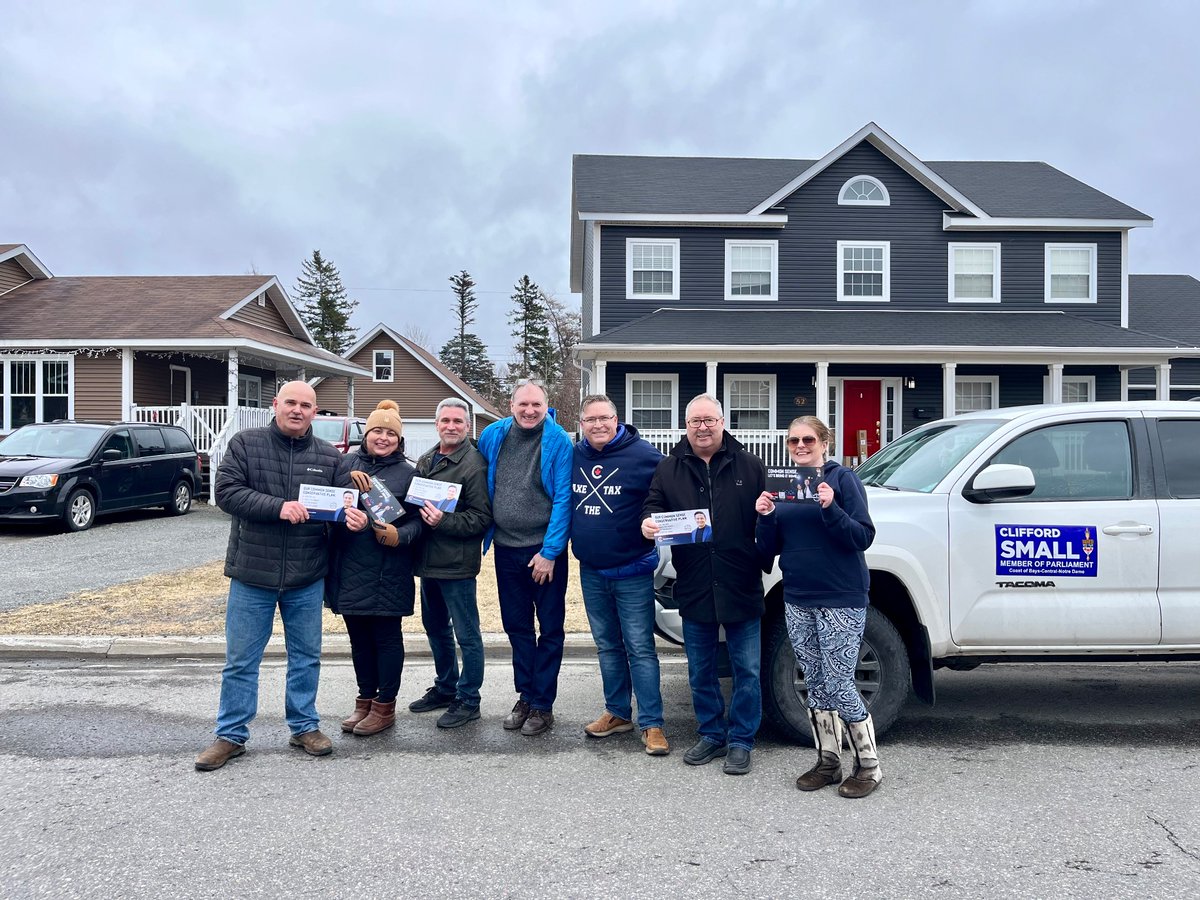 HynesLR's tweet photo. Great day in Coast of Bays-Central-Notre Dame with MP Clifford Small
#commonsensecanvass
#letsbringithome
#teamSmall
#teamPierre https://t.co/w23fFf4yZf