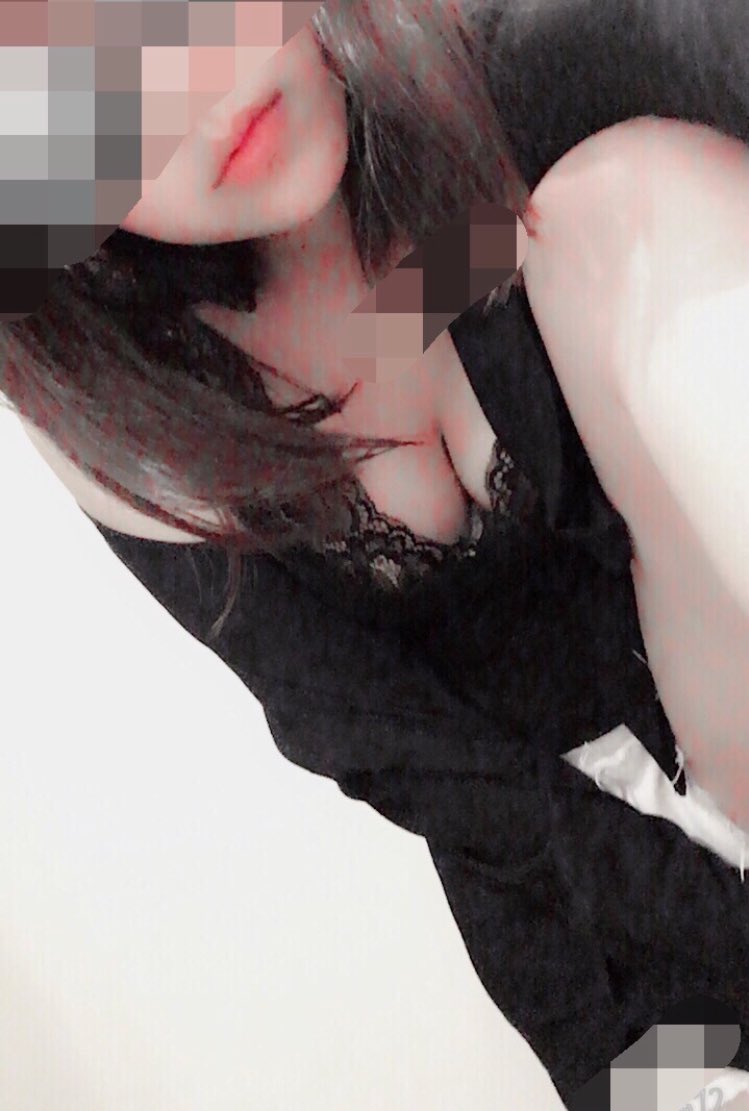 朝からム ラ ム ラ中❣️

一緒の人いる？
起きてから、3回はイッた💦

朝から、ぉ かずほしい人フォローと♥してくれた人に送るー☘️