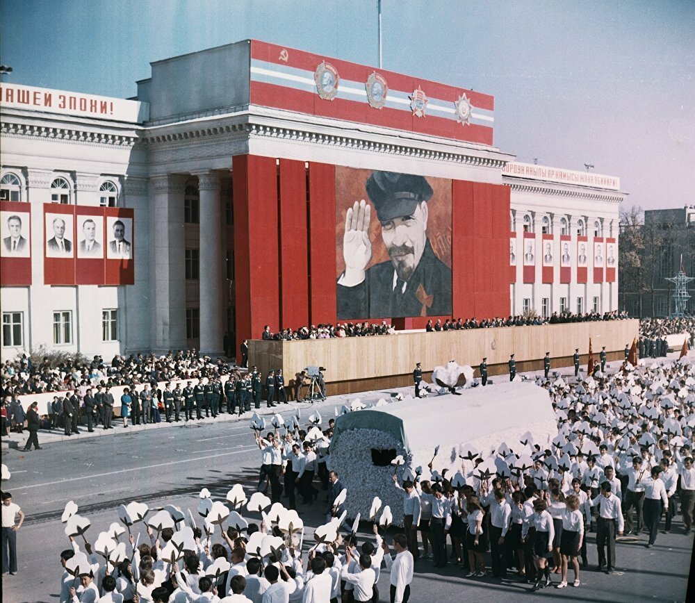 May day demonstration in Frunze (now Bishkek), Kyrgyz SSR, 1982 (photo by Alexandr Fedorov)