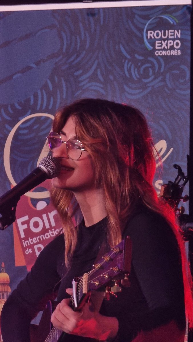 Revoc_Sirdilane's tweet photo. Après avoir eu la chance de voir Axel à Notre Dame de Gravenchon j'ai pu découvrir Margot en concert ce soir 💚💚💚
C'était incroyable elle a mis le feu 🔥
#staracademy #teambabos https://t.co/FfNAz0DeGL
