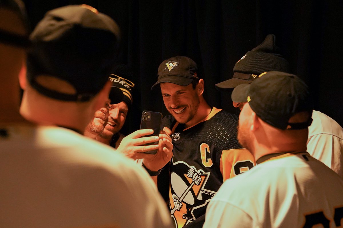 penguins tweet picture