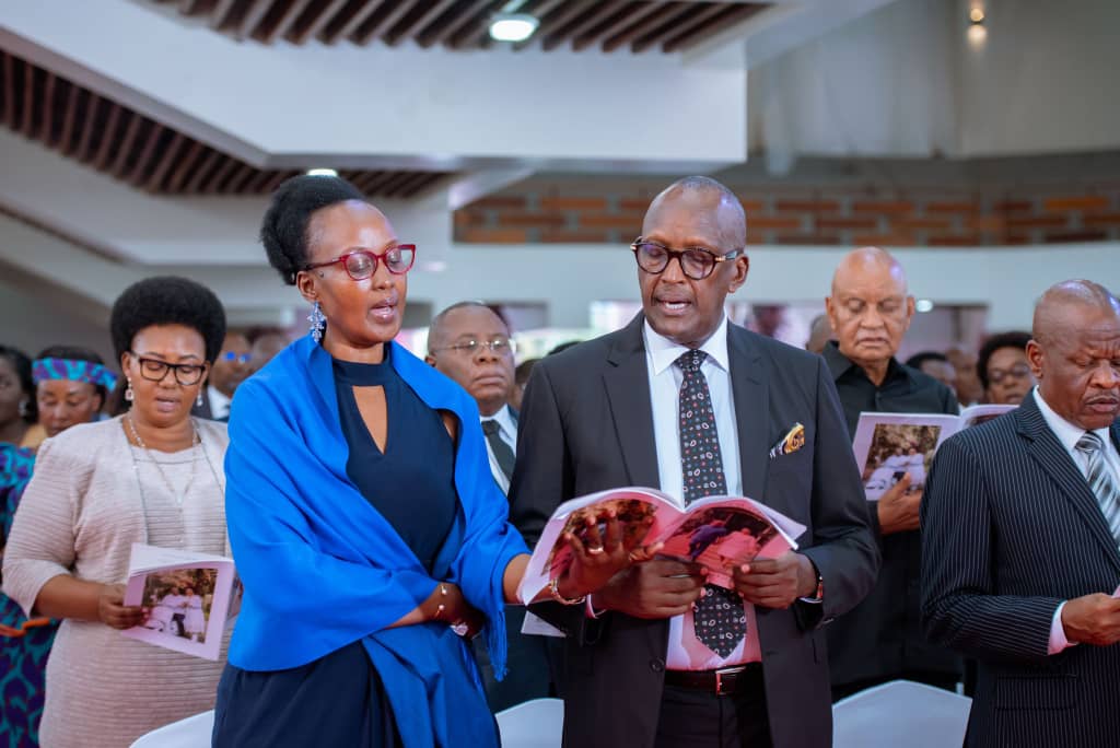 Deputy speaker  of parliament @Thomas_Tayebwa and his wife , prince Kassim Nakibinge, first daughters patience and Natasha plus their spouses , Gen Henry Tumukunde are among the dignitaries present at All saints church to celebrate 
#Mbabazi50Years