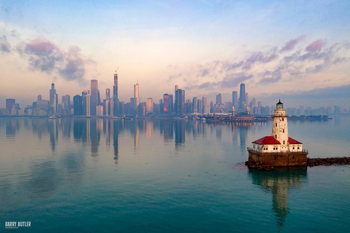 Chicago on this day in 2019. One of my favorite images I've captured of Chicago Harbor Lighthouse. SaveTheLighthouse.org