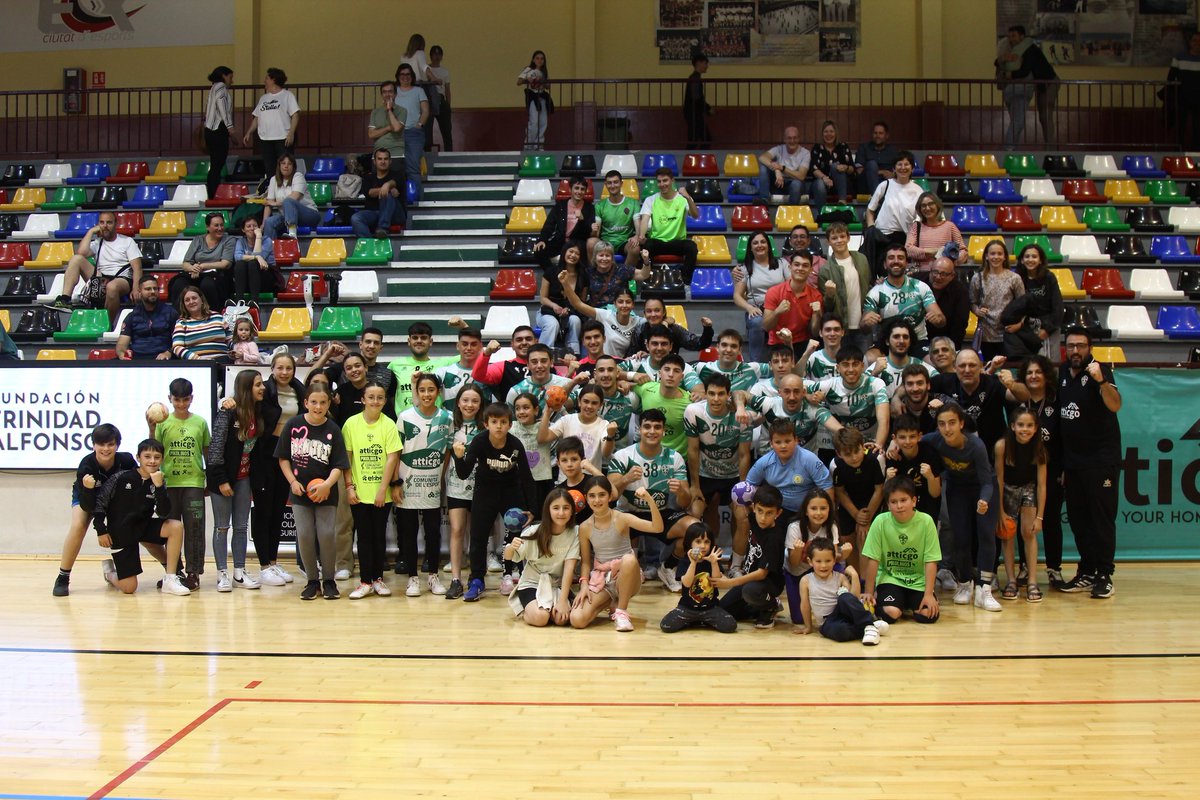cbm_elche's tweet photo. 🔥 Nadie nos gana a creer en la victoria hasta el último segundo 🫡

💚 Gracias afición por el apoyo y aliento que nos habéis regalado 😊 https://t.co/IEKl7O8yEX