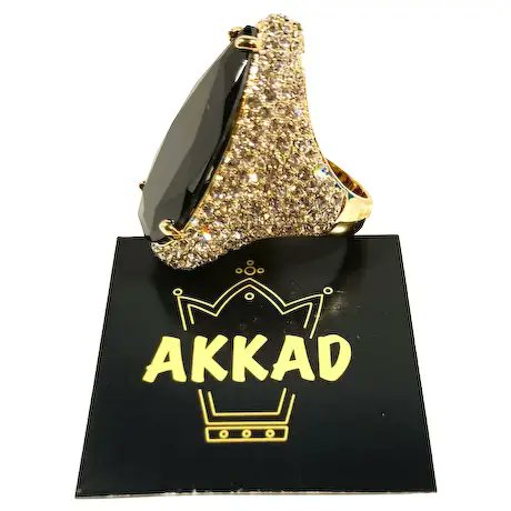 Akkad Elongated Pear Shaped Black Glass Stone Statement Ring Size 7 MIB #rubylane #vintage #jewelry #ring #statement #giftideas #jewelryaddict #vintagebeginshere #designer #hautecouture #fashionista #glam #mothersday2024 #vintagejewelry rubylane.com/item/136230-E1…