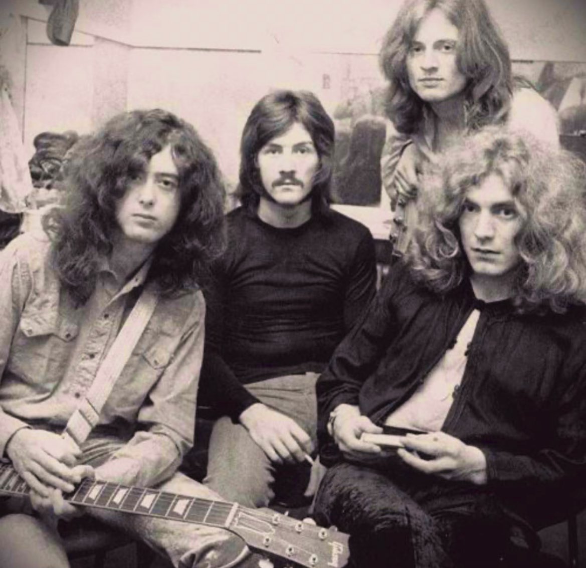 Vintage Rock N’ Roll 🎸 tweet media