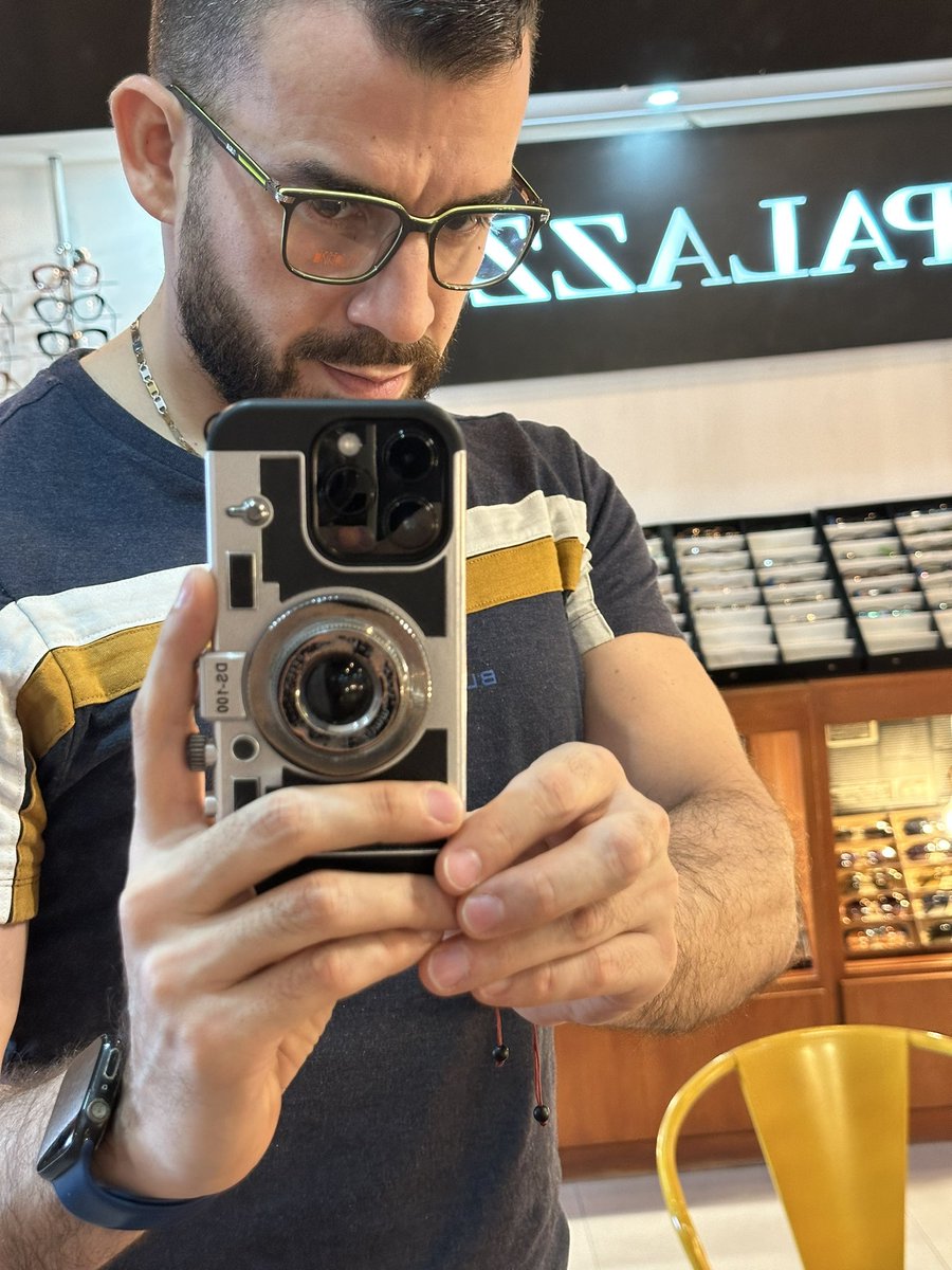 3berth's tweet image. Cumple: 09/Enero
Edad: 39
Signo: Capricornio ♑️
Religión: Católico ⛪️
Estatura: 1,81
Pie: 42 👣
Fobia: Iguanas🦎 y aguas profundas 🌊
Cantante fav: @kanygarcia 
Lugar fav: Playa 🏝️
Comida fav: Carnes 🥩
Bebida fav: Coke (Sin azúcar)
Alcohol: Cerveza 🍺
Color: Azul 🔷

Los leo 👇🏻