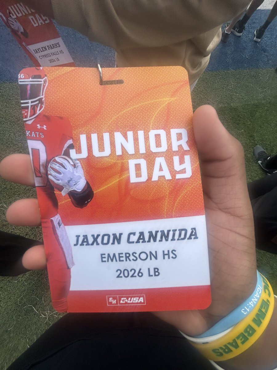 I had a great time today @BearkatsFB had lots of fun thanks for having me down there @EAgbaroji @EHSMavsFB @CoachCJCox