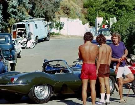 #SaturdayCaturday you say #McQueen @Rockstarscars @Superstar_Cars #Jaguar #Caturday