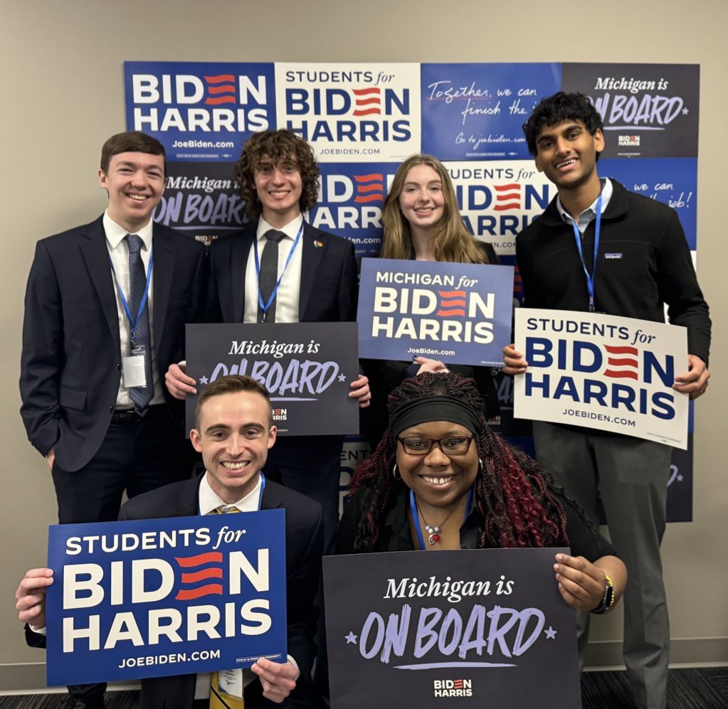 Great to be in 📍Lansing MI with <a href="/MICollegeDems/">Michigan College Democrats</a> today to talk about how to get involved with the Biden campaign, relational organizing, and the importance of the youth vote to our success here + across the country!
#StudentsForBiden