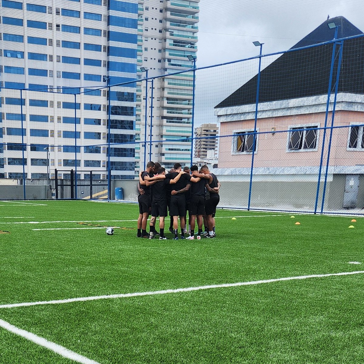 FURIA YA ESTÁ ENTRENANDO PARA LA #KingsWorldCup 🇧🇷🇧🇷🇧🇷🇧🇷

@neymarjr, @Falcao12oficial y @oestagiario ya tienen a sus jugadores 🤜🏻🤛🏻 

Vía: @ElReinoKL