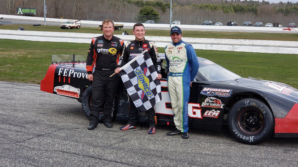 .@DerekGriffith12 keeps @djshaw60 and @EddieMac71 in the mirror, and takes his 4th career Pro All Stars Series win at @ThompsonSpdwy. Street Stocks are next, @MonacoMods on #Icebreaker2024 Saturday! Watch live: racingamerica.tv/live/videos/su…
