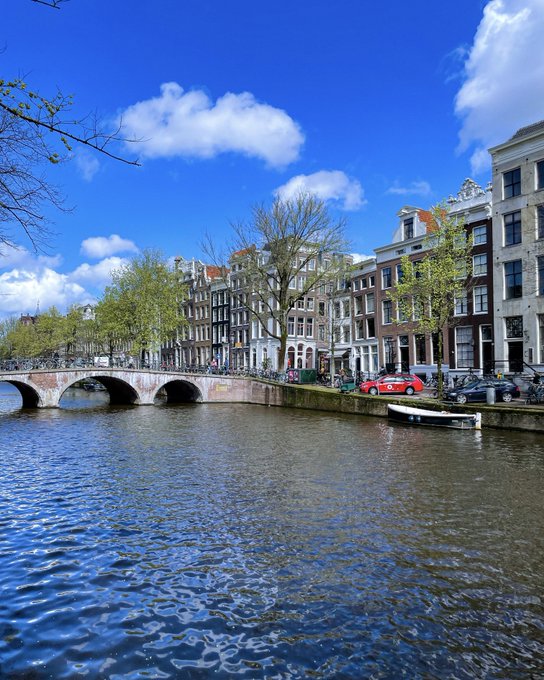 Beautiful Amsterdam 🌷 https://t.co/wb2FZx1SSo