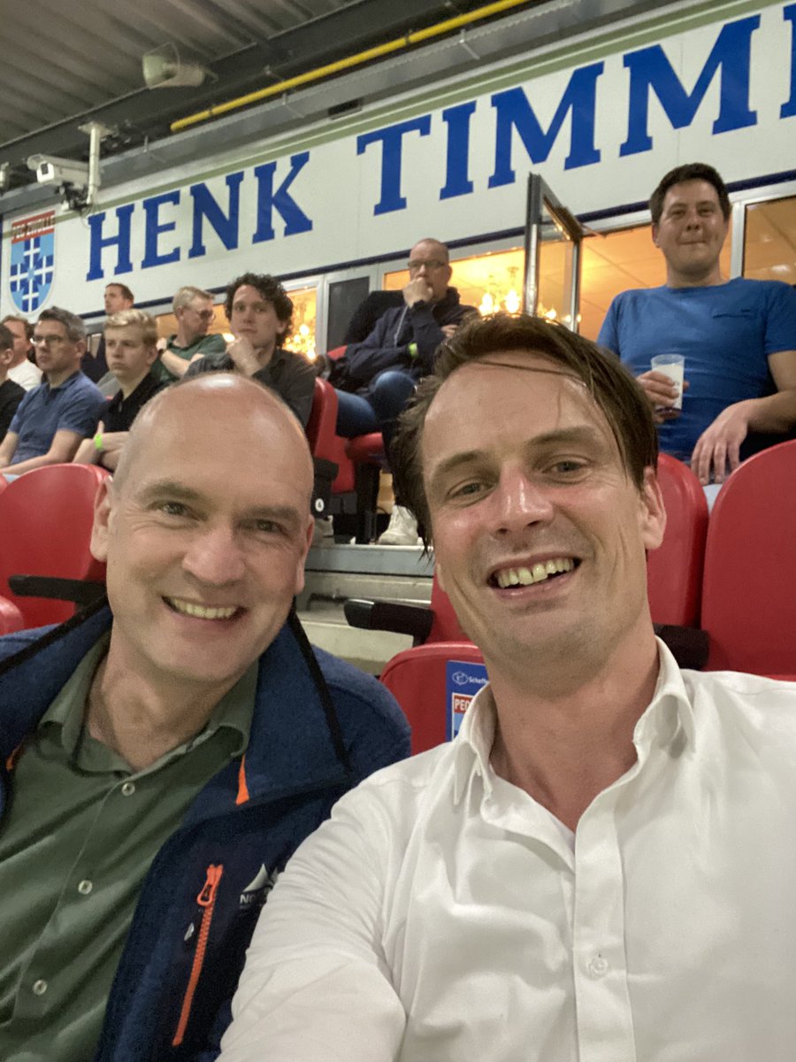 AlwinteRietstap's tweet photo. TOPAVOND | @PECZwolle pakte de broodnodige punten! De mooie gesprekken met @gertjansegers maakte de avond erg mooi en waardevol. Over zaken waar het hart voor klopt en de lol van voetbal. #inspiratie #bemoediging #verbinding https://t.co/anLE6Y1W86