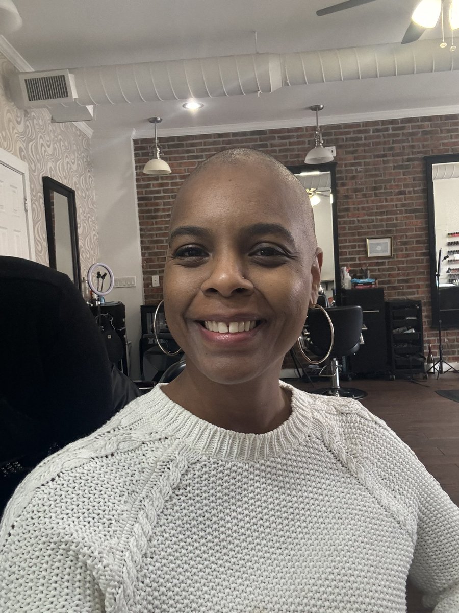 After days of excessive shedding, I took control I got my head shaved and I like it! #malignantphyllodestumor #phyllodestumor #rarebreastcancer #rarecancer #metastatic #beforeandafter