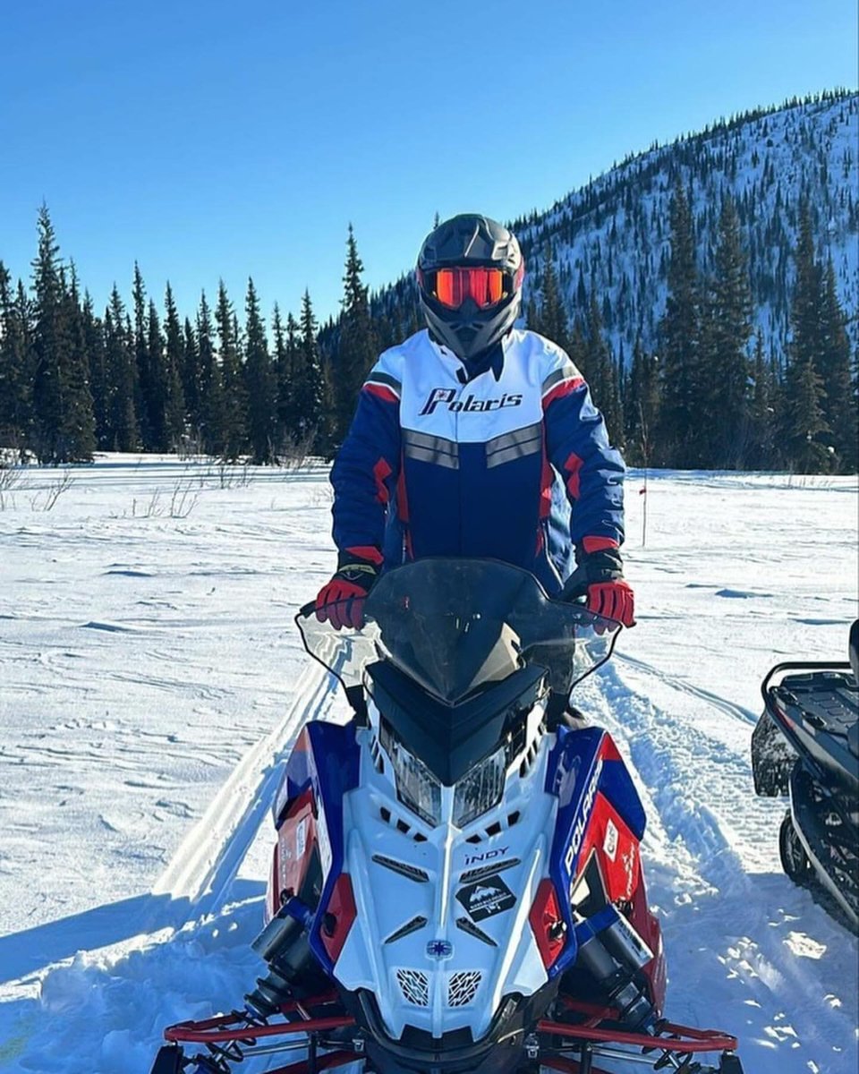 What’s cooler than matching your gear to your sled? 📸: eskimoji13 #THINKOUTSIDE